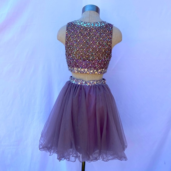 Two piece purple formal wear - Picture 2 of 7